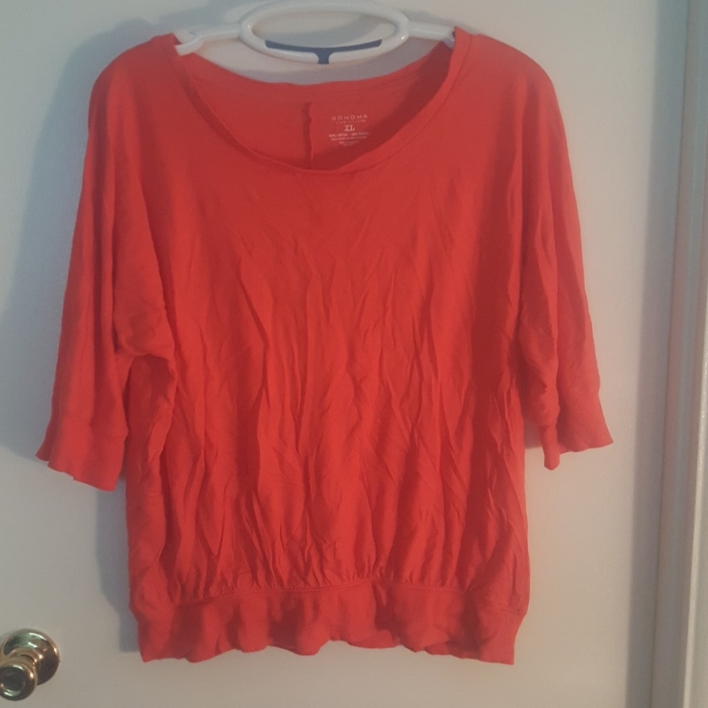 🔴Bright orange-pink top